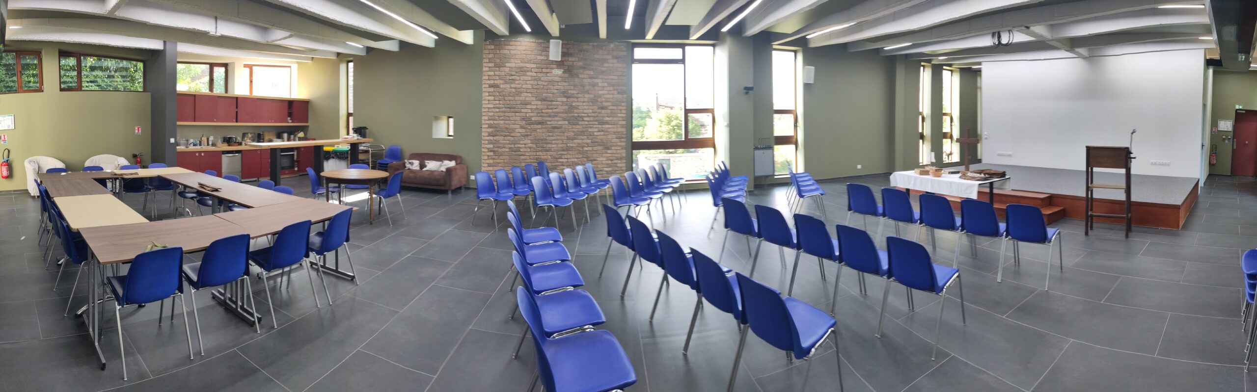 Vue d'ensemble de l'espace Jean CALVIN mis à disposition à Sèvres